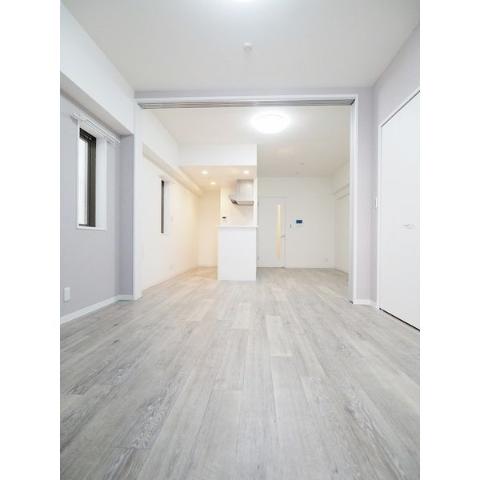 居室・リビング　室内