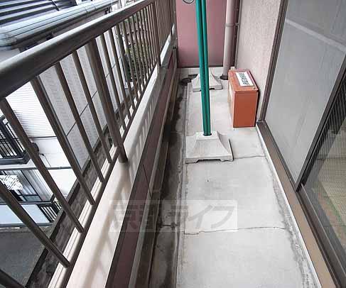 バルコニー　洗濯物もたっぷり干せます