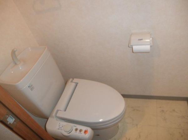 トイレ　別部屋参照