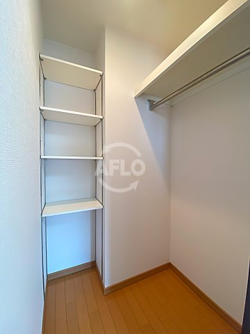 収納　ディナスティ玉造　ウォークインクローゼット