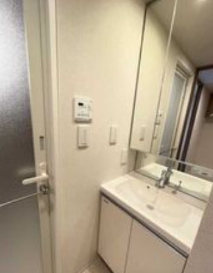 洗面設備　※別部屋の参考写真です。