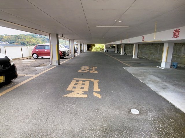 駐車場　現況が相違する場合は現況を優先致します。