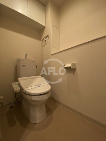 トイレ　レジデンス西梅田　温水洗浄便座