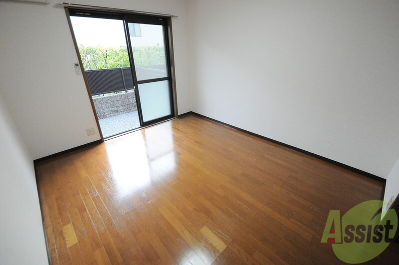 居室・リビング　明るくて開放感のあるリビング。ゆったり過ごせますね