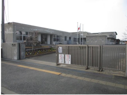 小学校　東風小学校（小学校）まで695m