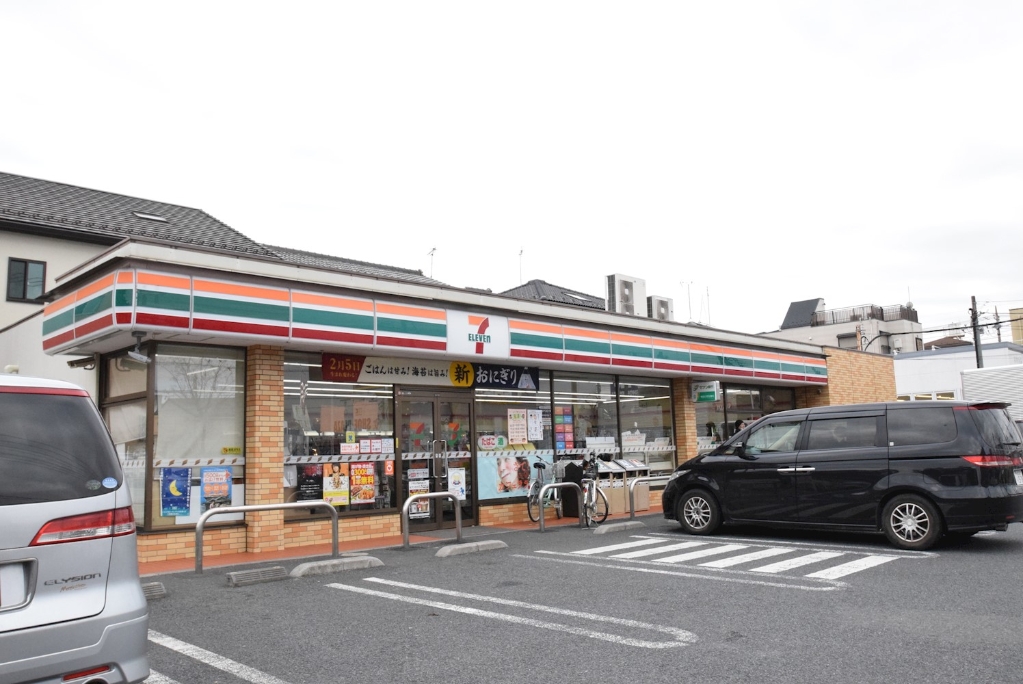 コンビニ　セブンイレブン 草加栄町1丁目店（コンビニ）まで605m