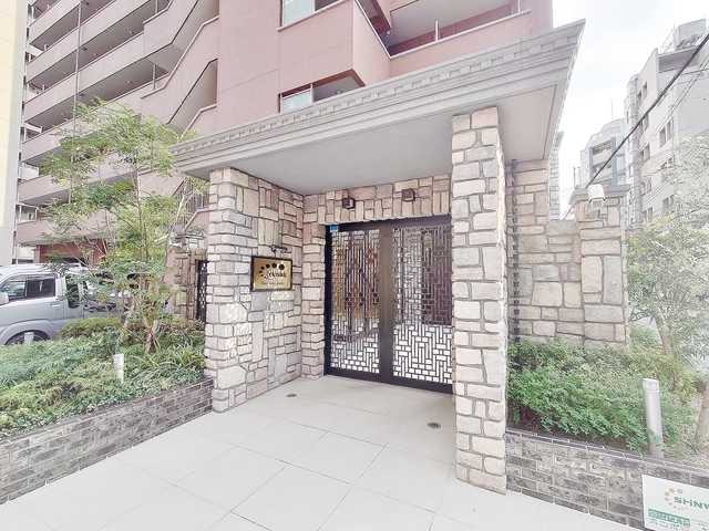 エントランス　エントランス・２オートロック採用・１つ目のゲート