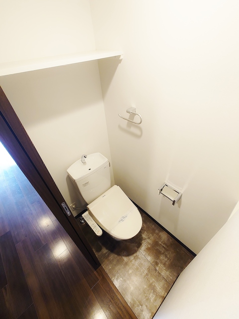 トイレ　暖房便座付きシャワートイレ