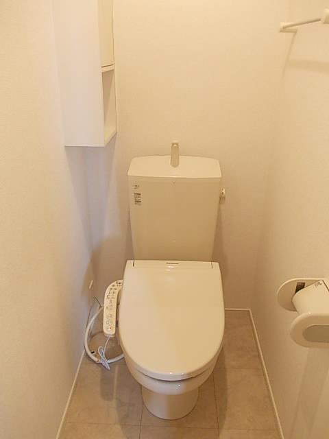 トイレ　温水洗浄付暖房便座トイレ