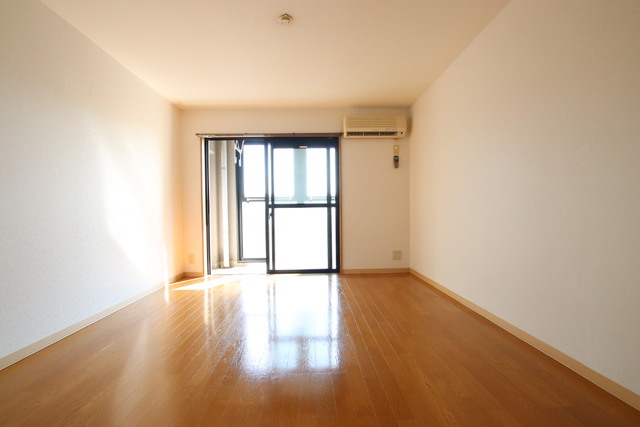 居室・リビング　７．７帖