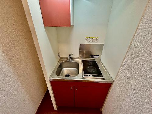 キッチン　設備・仕様は号室により異なる為、現況を優先いたします。