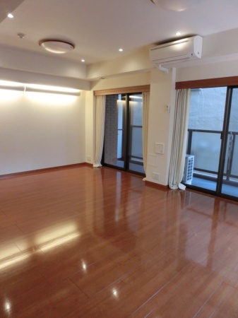 居室・リビング　同マンション別部屋