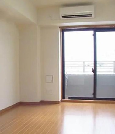 居室・リビング　☆明るい居間☆