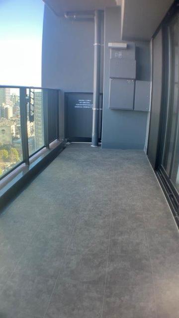 バルコニー　奥行きのあるバルコニー