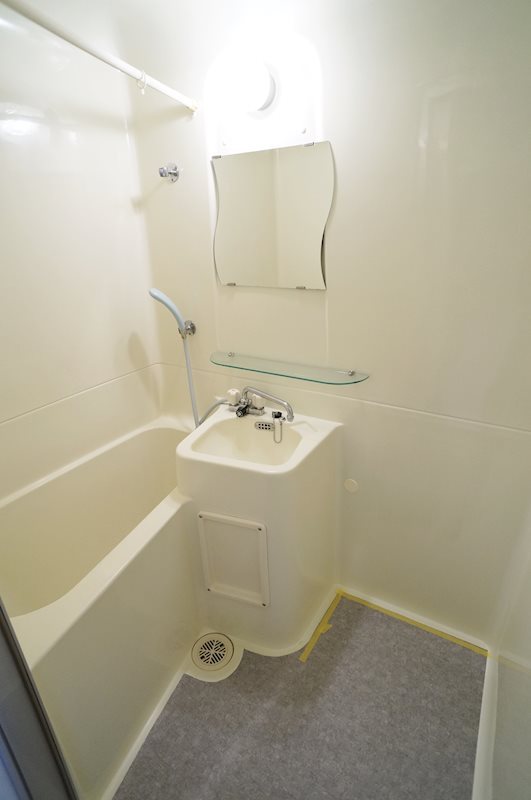 バス・シャワールーム　※同タイプ・別号室の参考写真です★