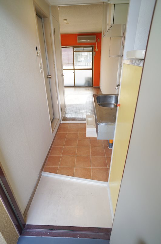 玄関　※同タイプ・別号室の参考写真です★