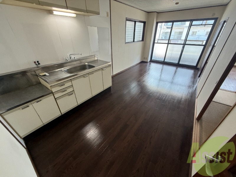 居室・リビング　便利な豊中駅からは徒歩１０分。遠からず近すぎずのいい距離です