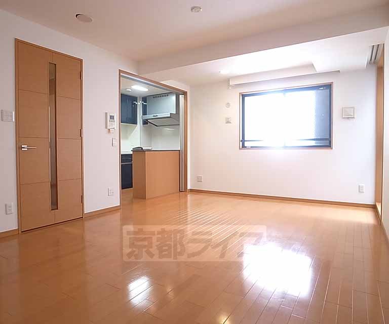 居室・リビング　広い室内です。