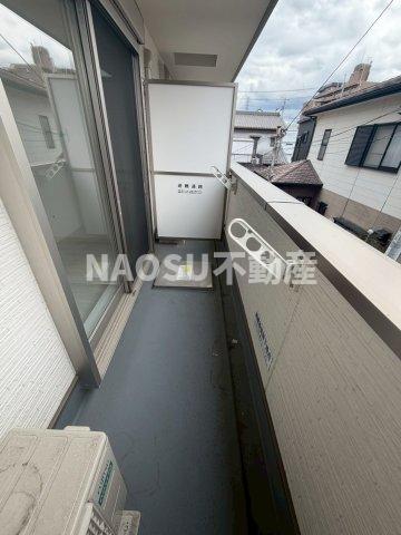 バルコニー　暖かな日差しのふりそそぐバルコニー