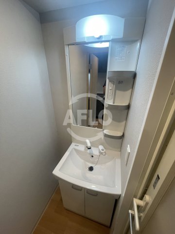 洗面設備　Re-be東三国　洗面台