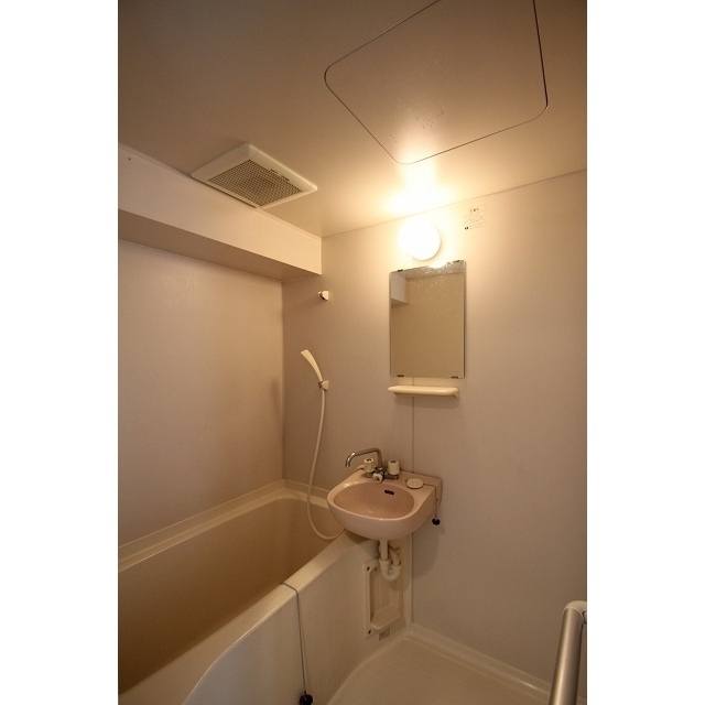 バス・シャワールーム　落ち着く空間のバスルーム♪