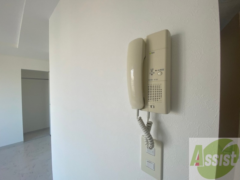 セキュリティ　インターホンです。オートロック付きで安心のマンションです。