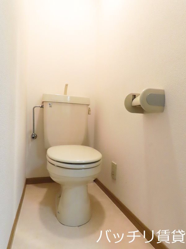 トイレ　同型タイプの為、現状を優先致します。