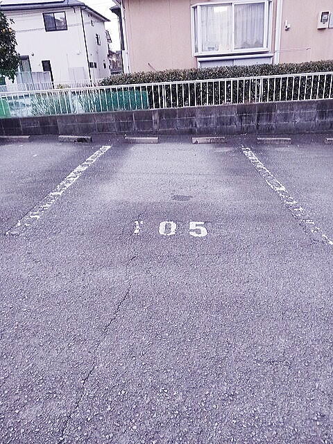 駐車場　駐車スペースもあります☆