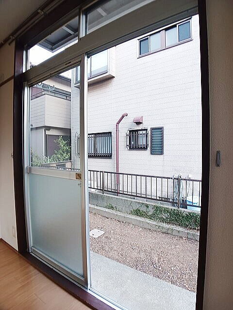 庭　陽当たり良好なお庭です♪