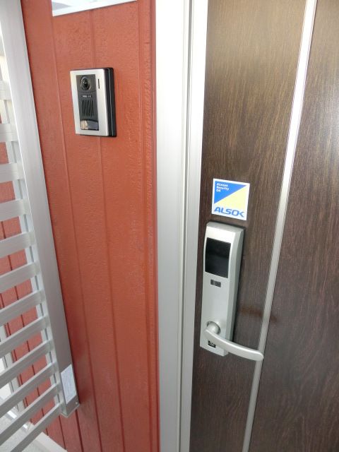 セキュリティ　カードキーで防犯性も高いですね