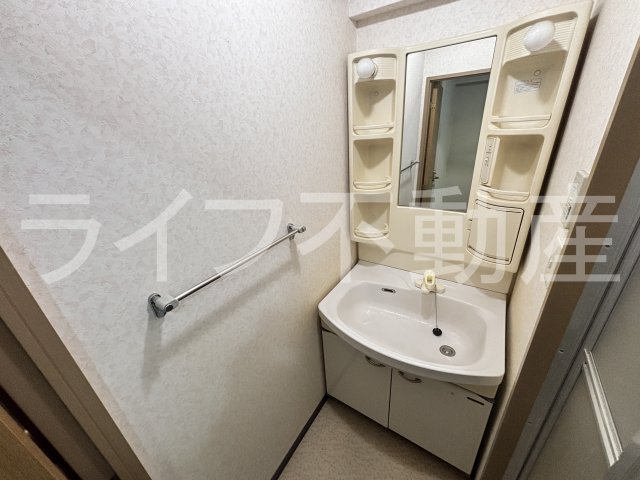 洗面設備　独立洗面化粧台付き