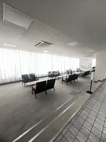 ロビー　建物の内部です