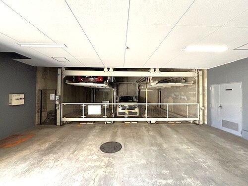駐車場　敷地内屋内機械式駐車場
