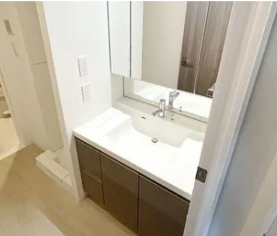 洗面設備　写真は同タイプ住居です。