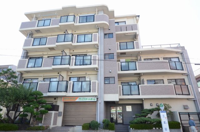 建物外観　エレベーター付きで荷物があっても安心！