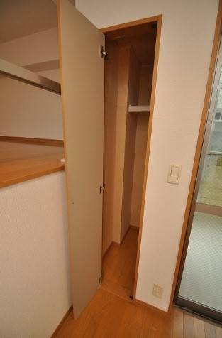 収納　お荷物はこちらへ。