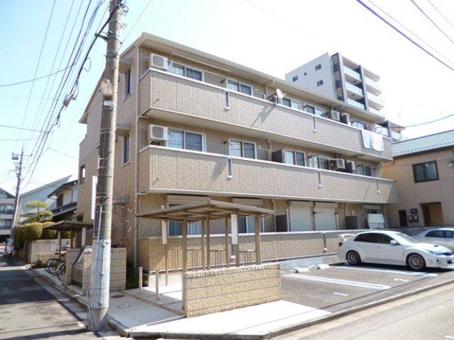 建物外観　★敷地内駐車場完備！人気の築浅Ｄ－ｒｏｏｍ１ＬＤＫ★