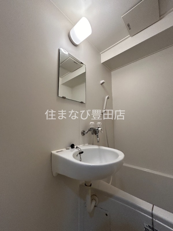 洗面設備　同型タイプ