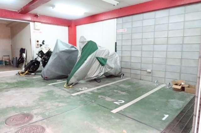 駐車場　屋内バイク置場※満車
