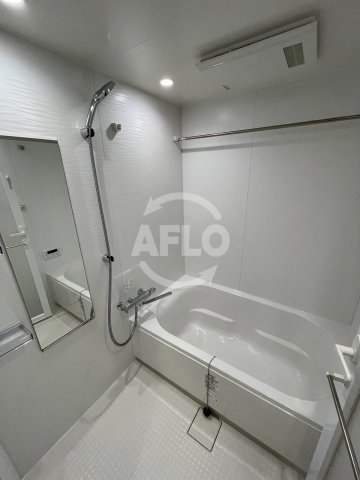 バス・シャワールーム　コンフォリア・リヴ南森町Q　お風呂