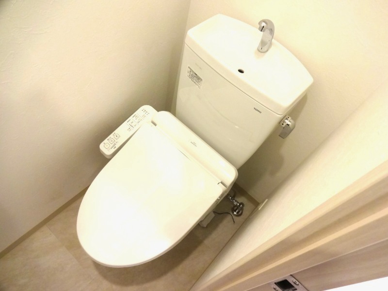 トイレ　温水洗浄便座です！