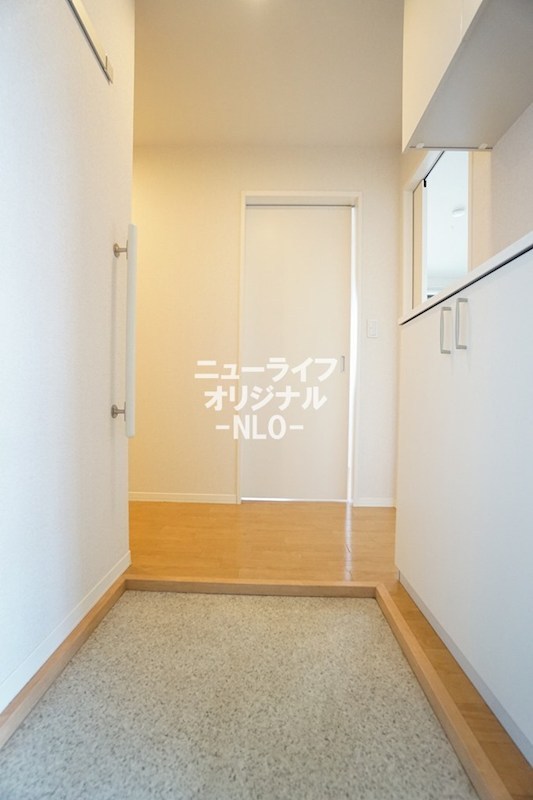 玄関　シューズボックス付きで玄関をすっきり使えます