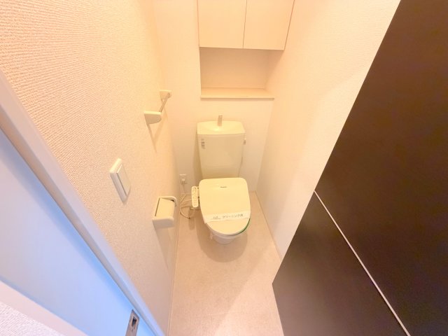 トイレ　綺麗なトイレにはウォシュレット標準装備です。