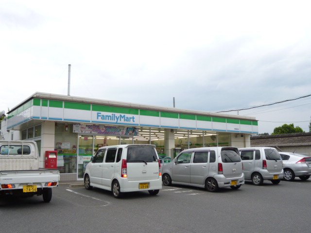 コンビニ　ファミリーマート琴浦西店（コンビニ）まで553m