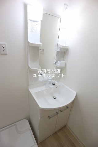 洗面設備　清潔感ある独立洗面台で毎日気持ちよく♪