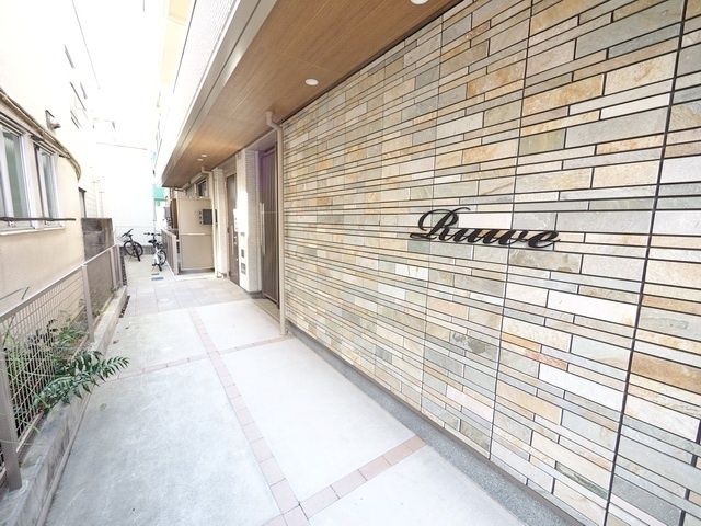 エントランス　角部屋です
