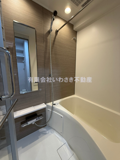 バス・シャワールーム　別部屋参考写真