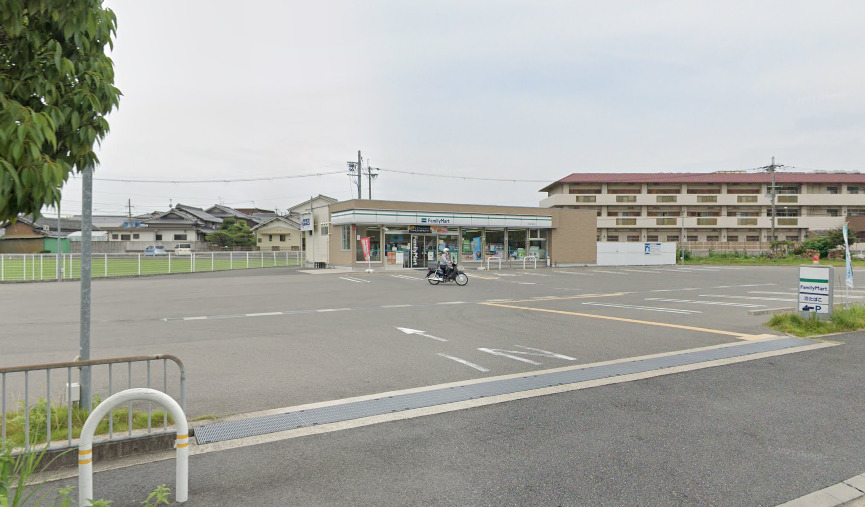 コンビニ　ファミリーマート 奈良秋篠町店（コンビニ）まで1177m