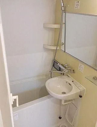 バス・シャワールーム　別部屋の画像を使用しております。