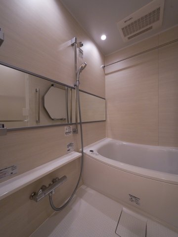 バス・シャワールーム　※別部屋の参考写真です。